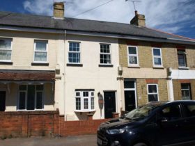 2 bedroom Terraced t...